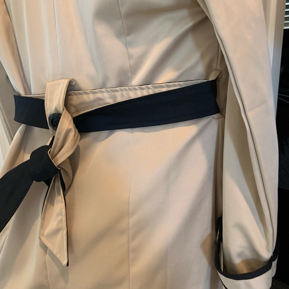 DJT Trenchcoat - Picture 4 of 5